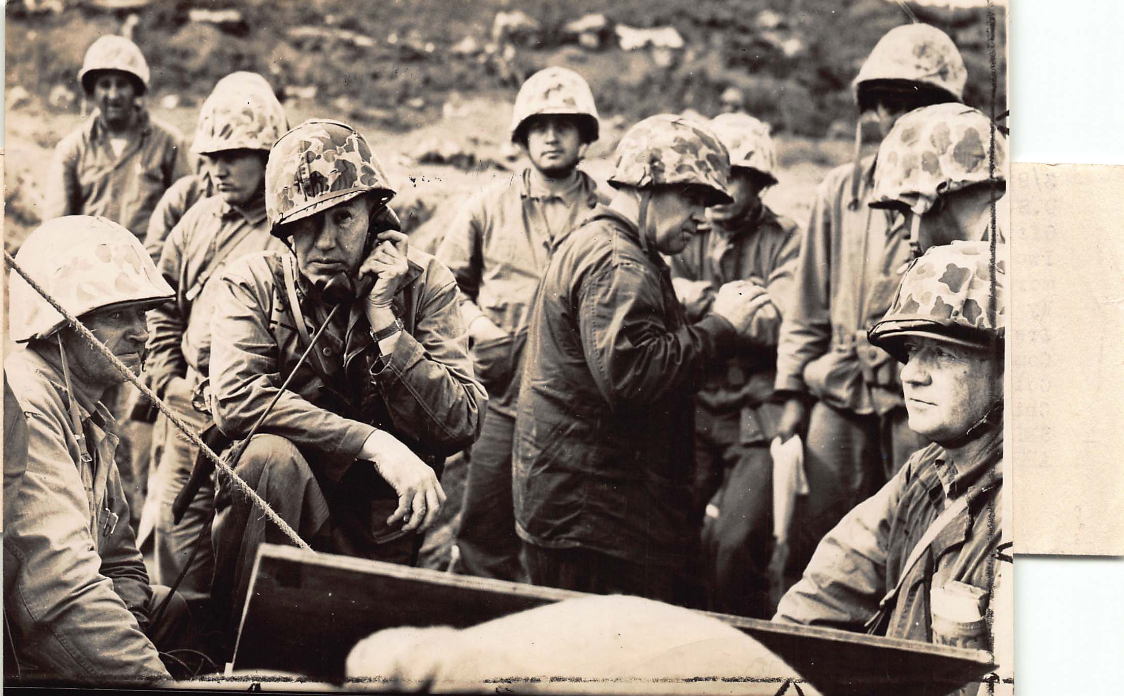 militaria : USA WW2 PHOTO USMC 1945 US MARINE DIVISION COMMAND POST IN ACTION ON IWO JIMA