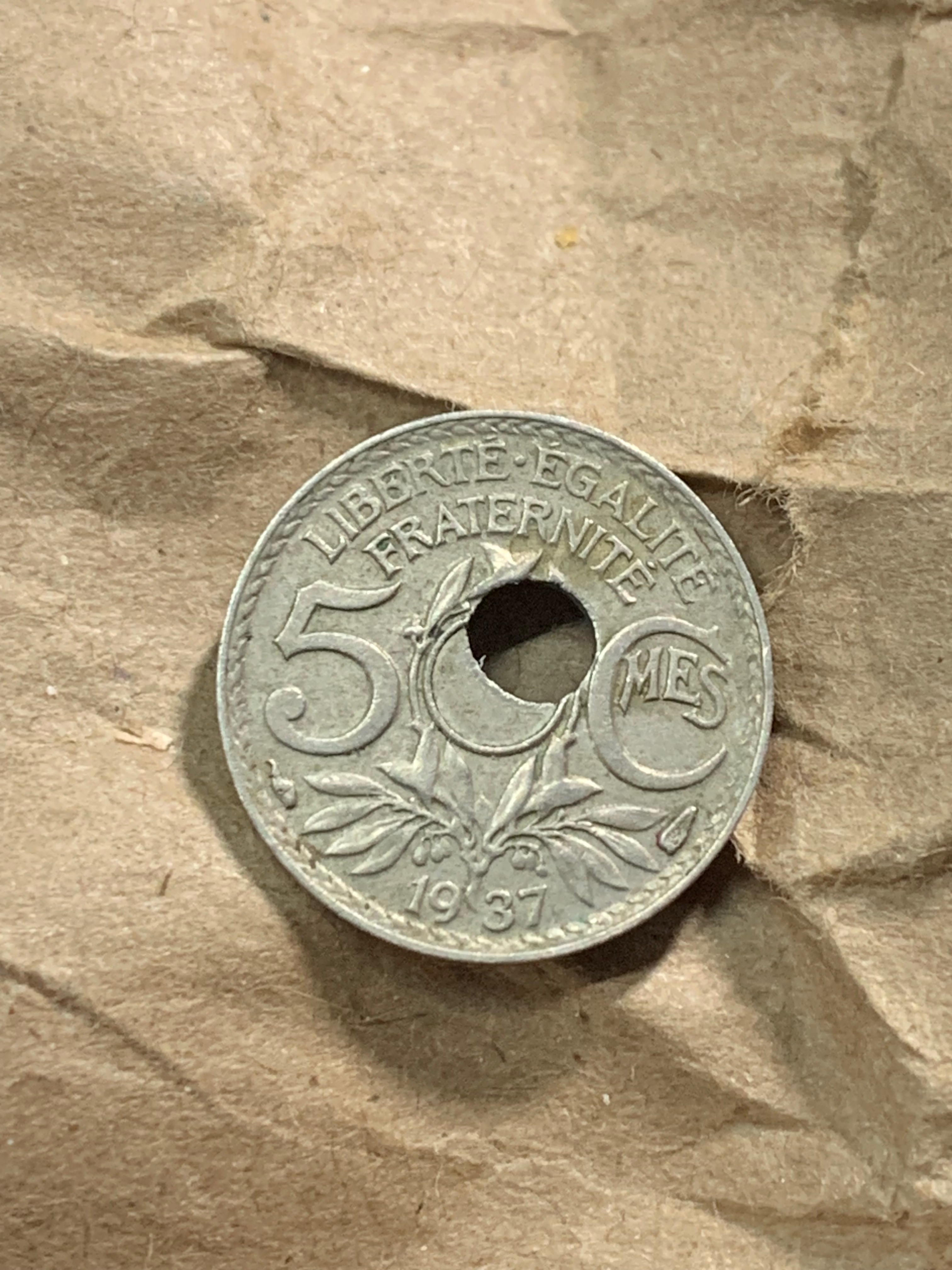 militaria : FAUTE 5 CENTIMES LINDAUER 1917 TROU DECENTRE